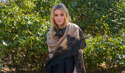Why Every Wardrobe Needs a Wool-Silk Scarf: The Perfect Blend for Seasonal Style