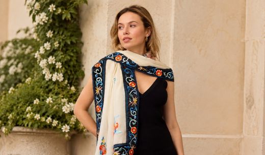 Best Cashmere Scarves 2026: Luxury Picks for the Holiday Season