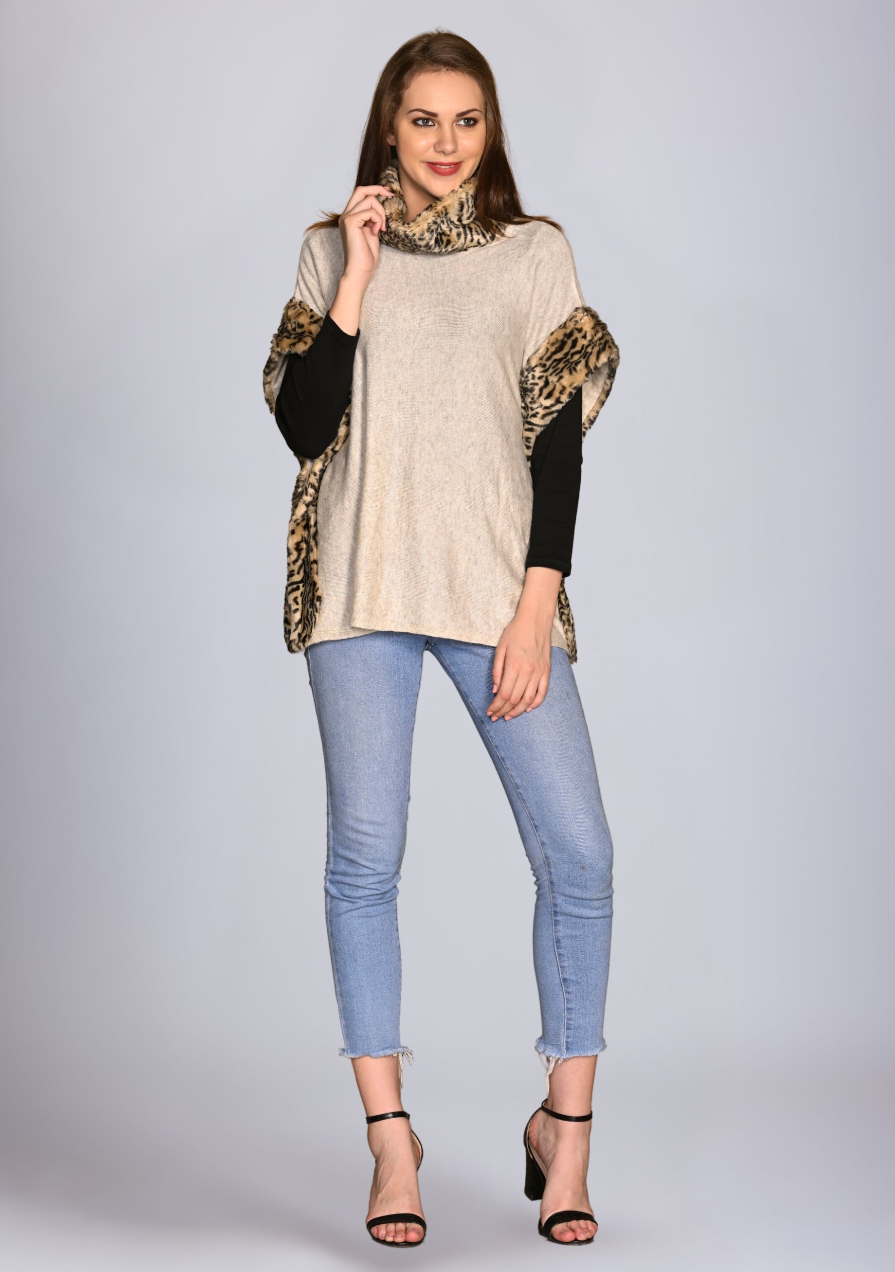 Oatmeal Melange Wool Poncho
Tiger Faux Fur