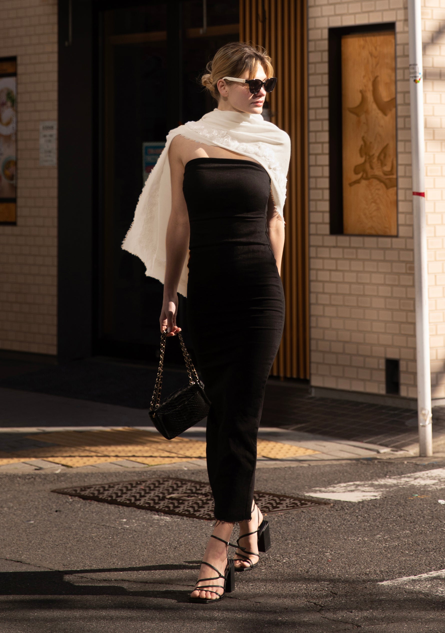 Ivory Cashmere Scarf
Ivory Ribbon Roses