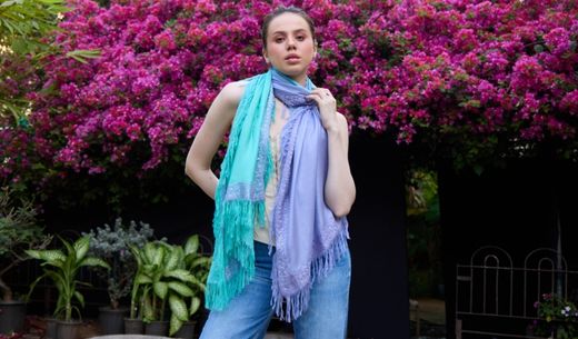 Women's Cashmere Scarves: Soft Luxury for Everyday Wear