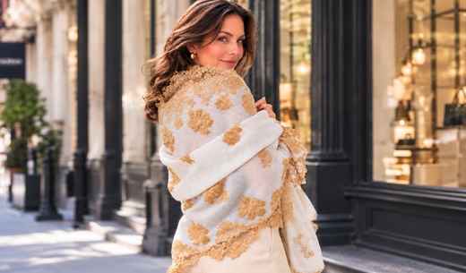 Cashmere vs. Silk vs. Wool-Silk Scarf: Which Fits Your Fall/Winter 2026 Wardrobe?