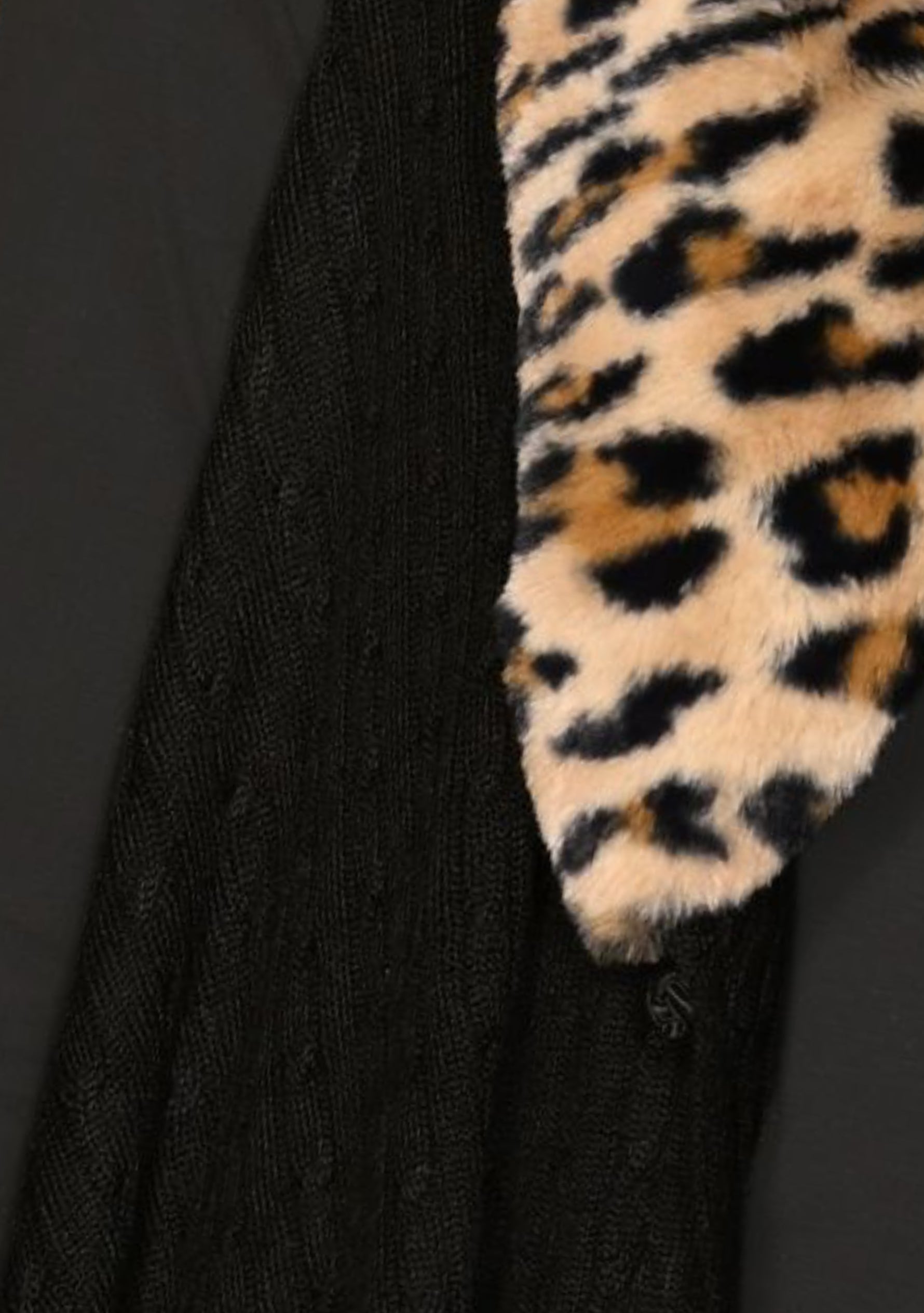 Black Cable-Knit Fine Wool Jacket with Leopard Fur Collar and Cuff