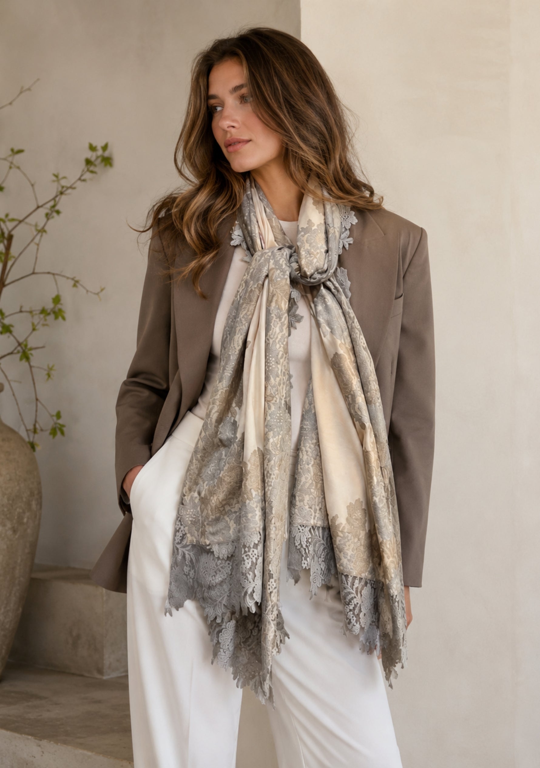 Beige Wool & Silk Scarf Mousse & Dk. Beige Color Lace