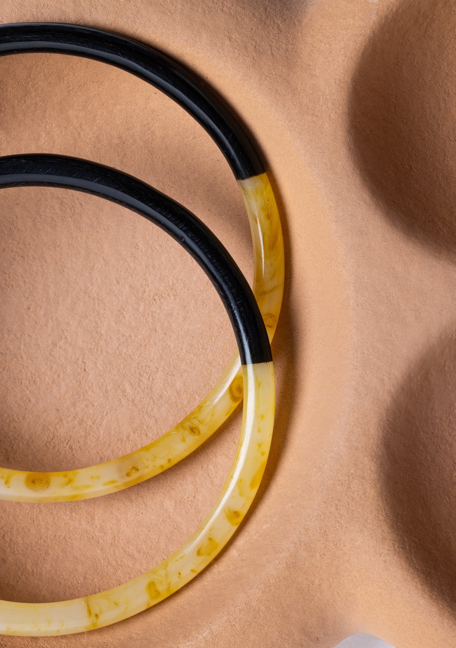 Round Natural and Black Resin Bangles (Set of 4)