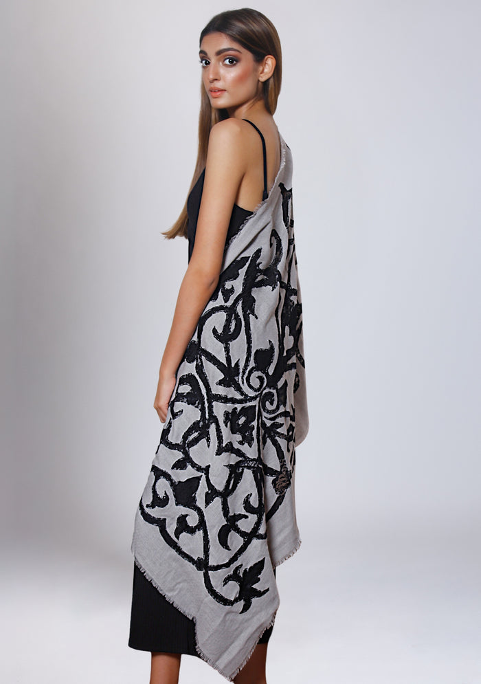 Mousse Cashmere Scarf 
Black Lace