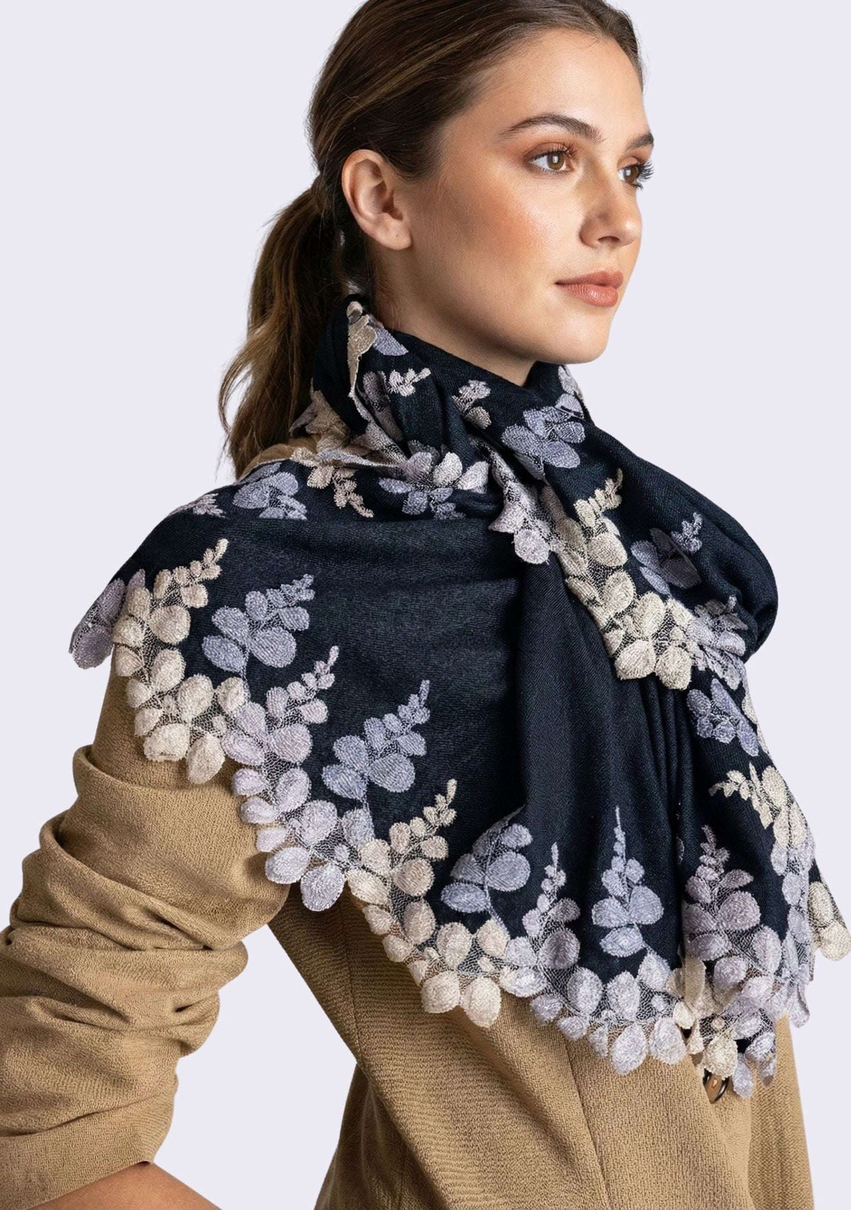 Black wool and silk scarf with mousse, dark gray and natural lace