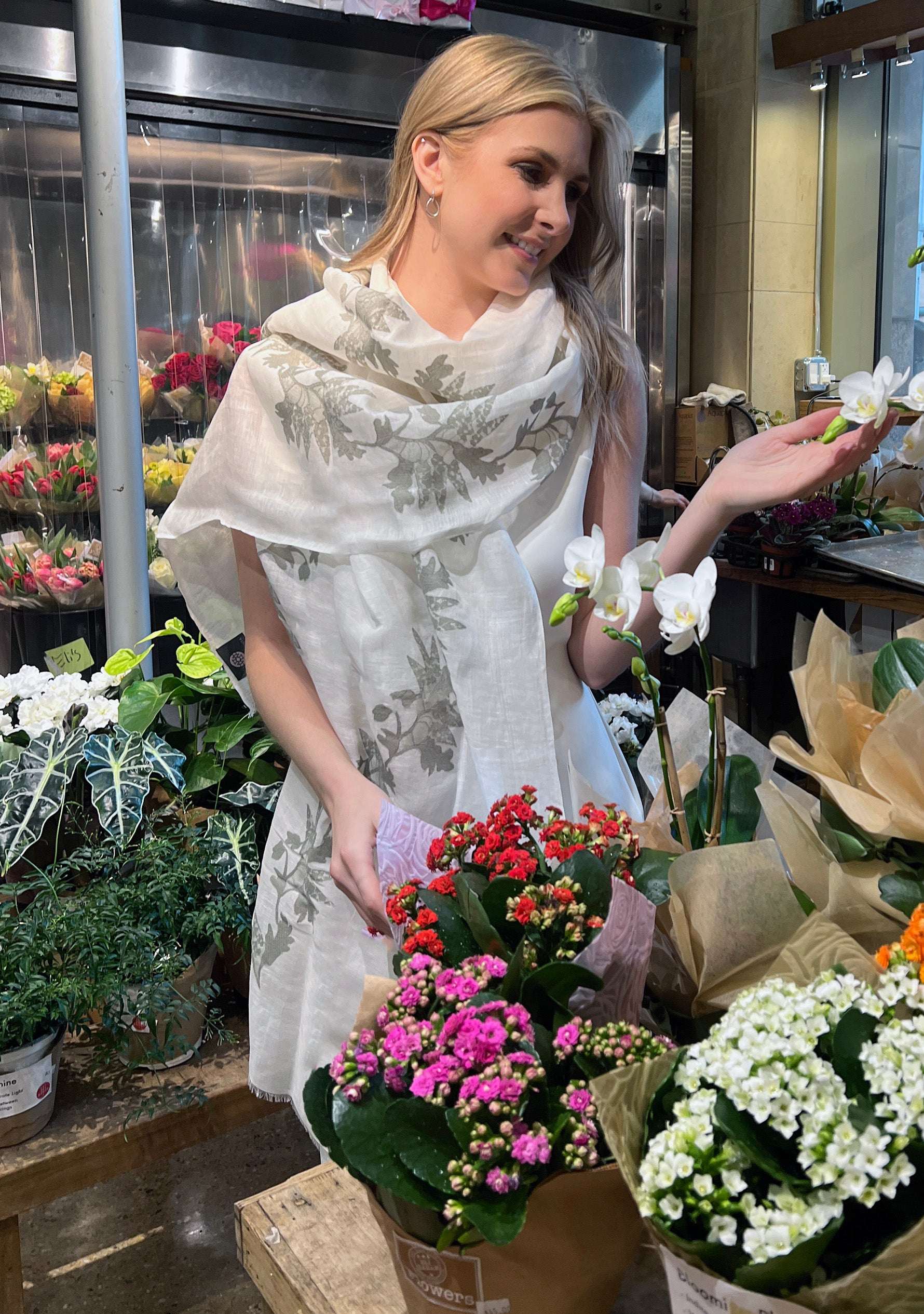 Maneesha Ruia Ivory Linen Modal Scarf — mousse floral lace appliqué on a soft, breathable linen-modal blend
